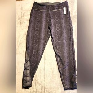 Victoria's Secret Incredible Essential Legging 7/8 Sz XL NWT Snake Print